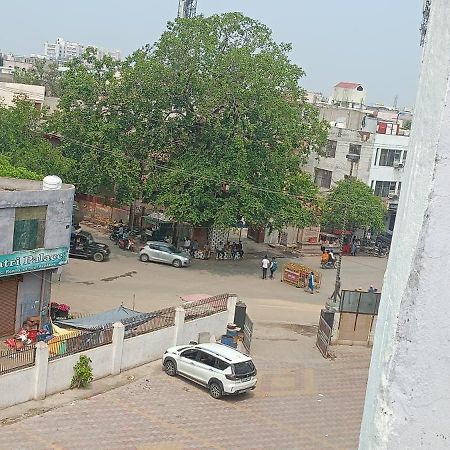 New Gayatri Palace Near Prem Mandir Vrindavan Exterior photo